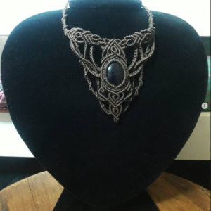 Colar em Macramê com Pedra da Estrela